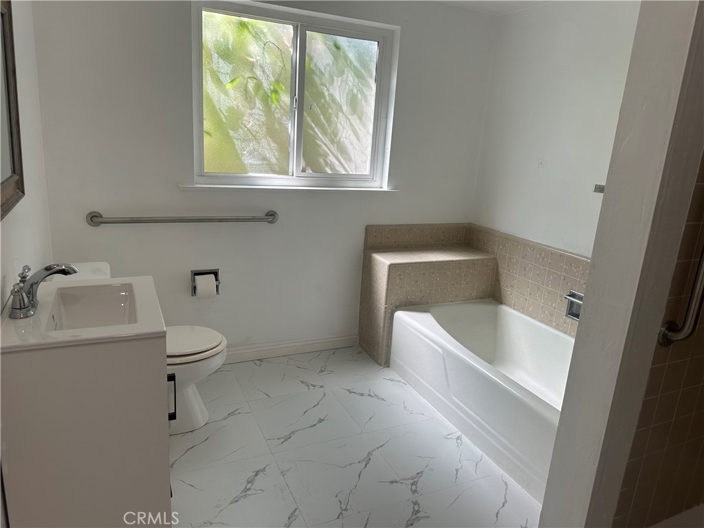 MLS #OC25270697 image #18