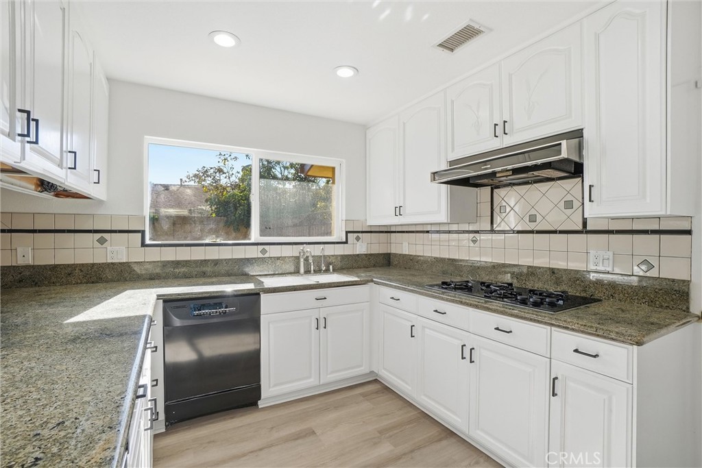 MLS #OC26062769 image #8