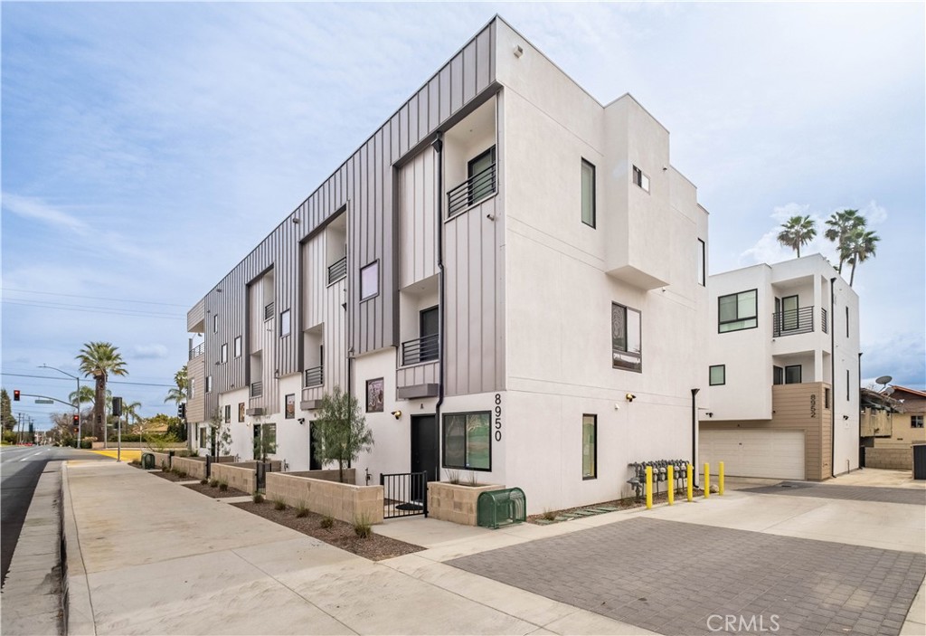 MLS #OC26064461 image #1