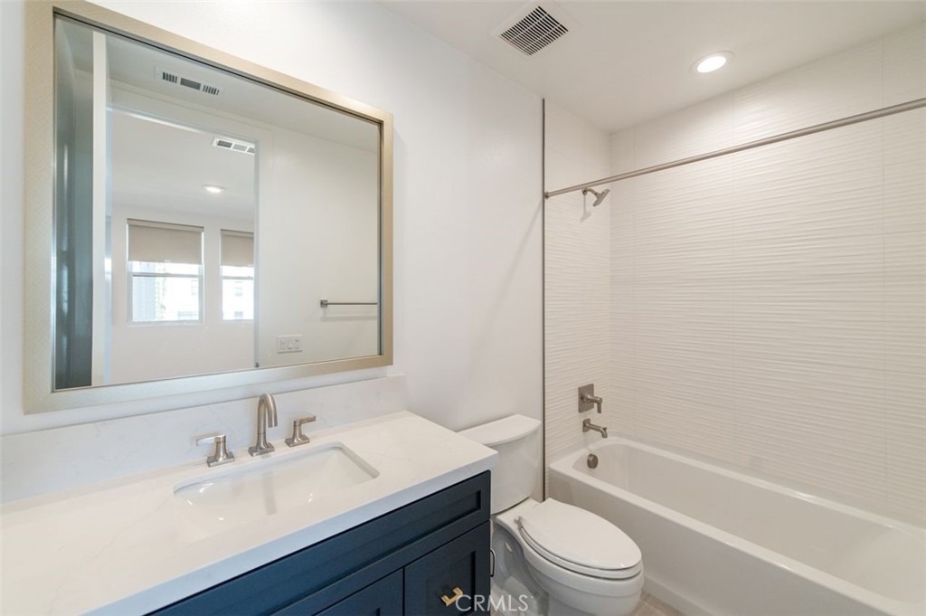 MLS #OC26066355 image #32