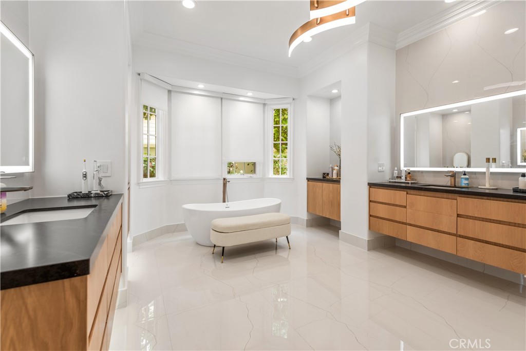 MLS #SR25270112 image #14