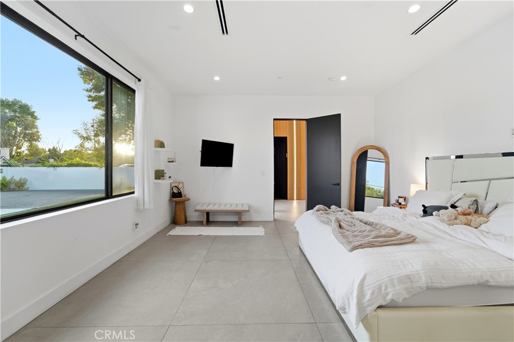 MLS #SR25277101 image #10