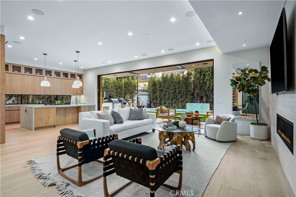 MLS #SR26025338 image #2