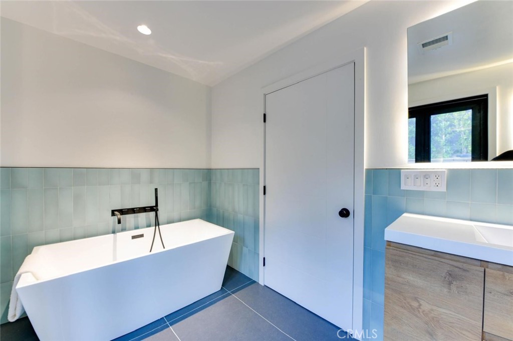 MLS #SR26051952 image #8