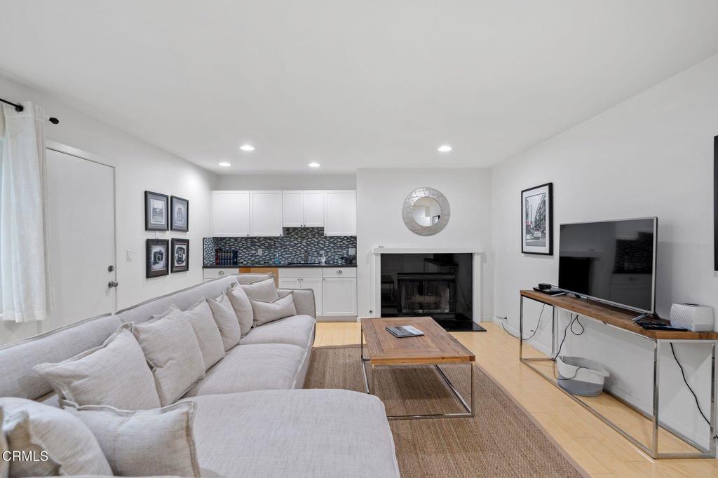 MLS #V1-35401 image #24