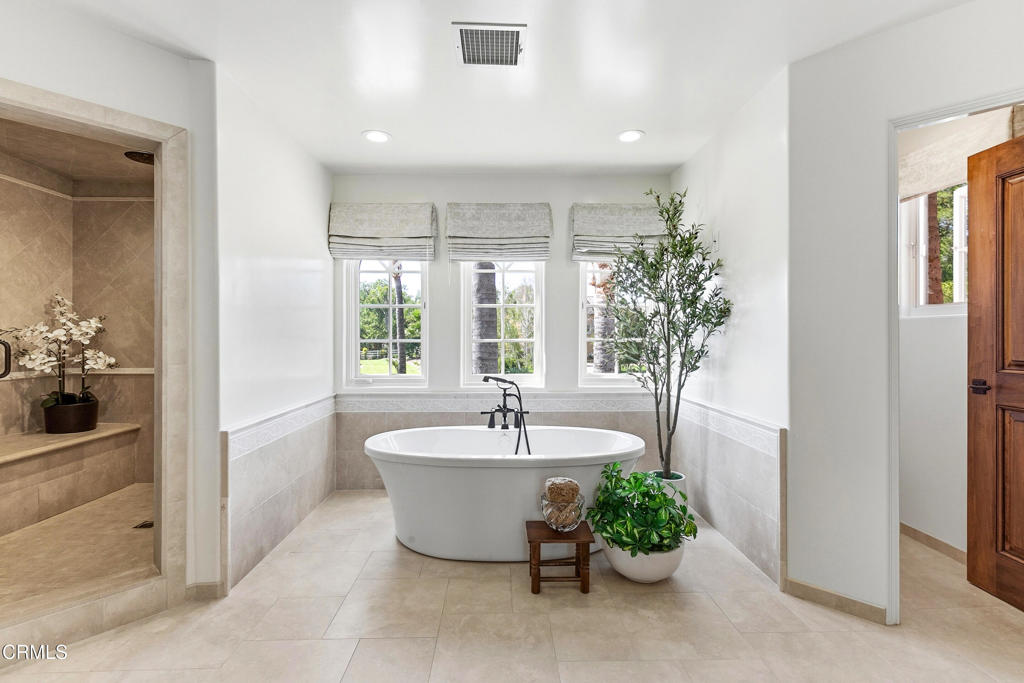 MLS #V1-35432 image #36