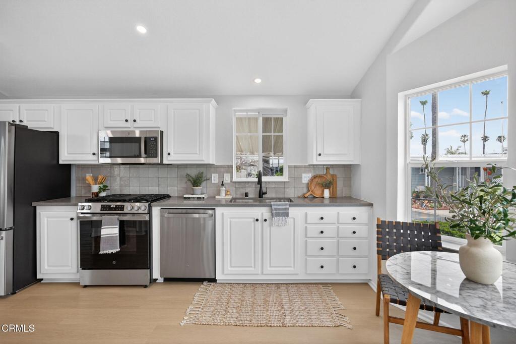 MLS #V1-35532 image #16