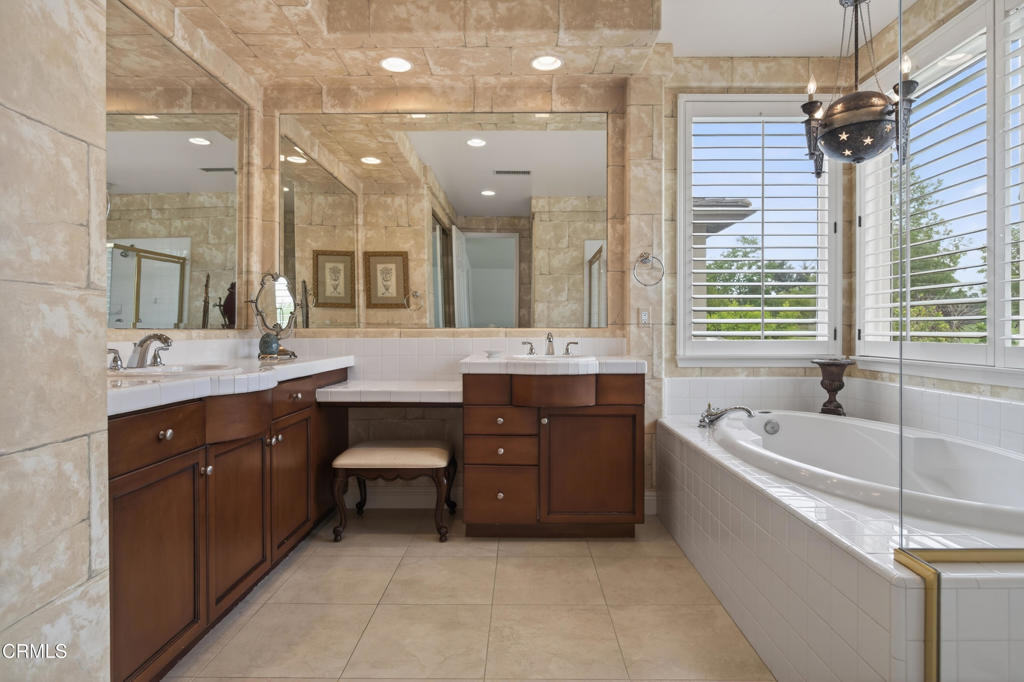 MLS #V1-35563 image #21