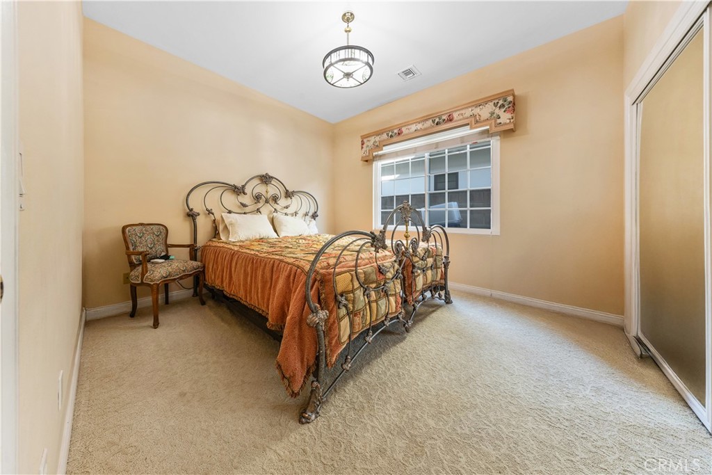 MLS #WS25278872 image #23