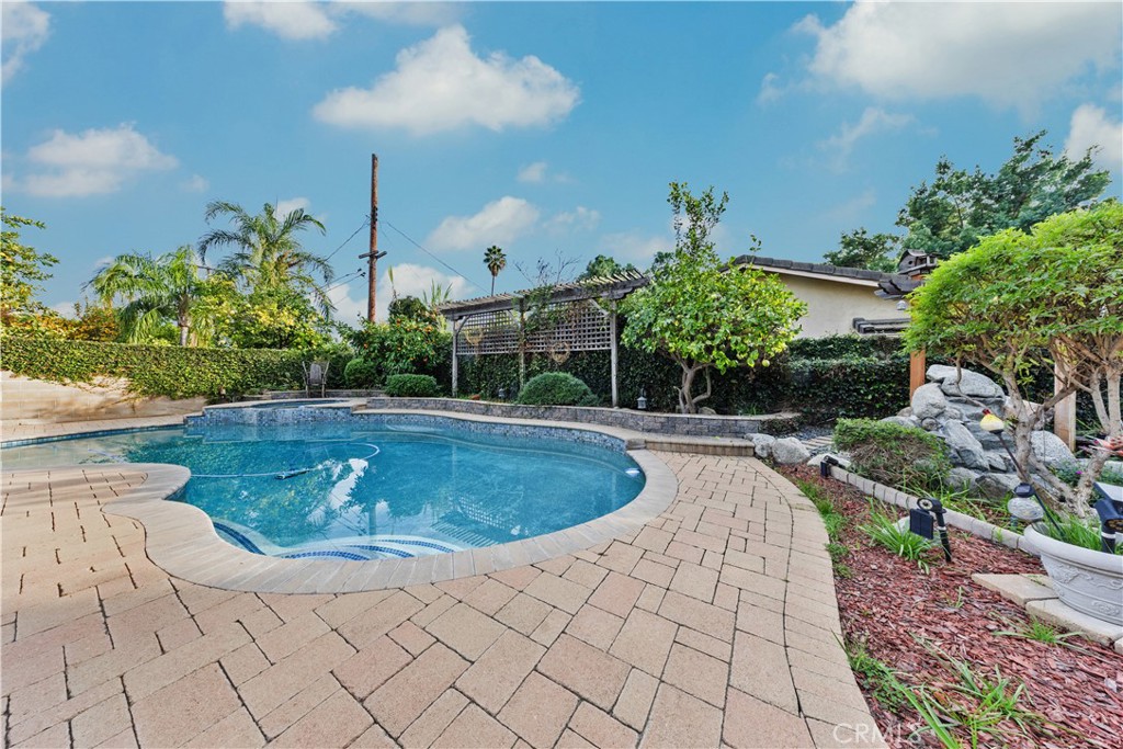 MLS #WS25278872 image #3