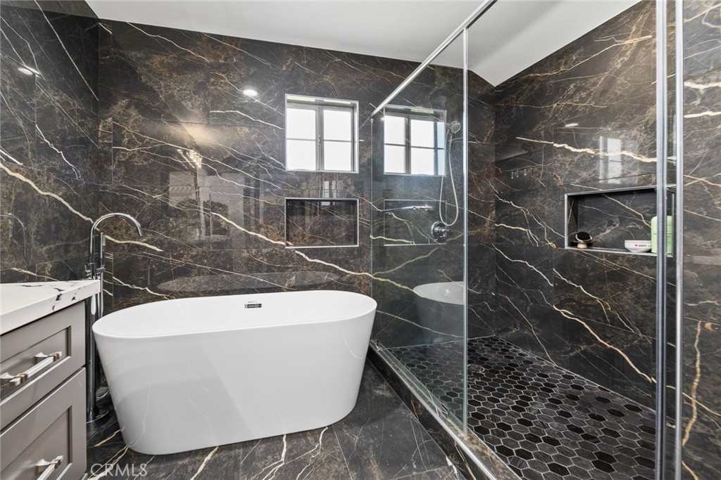 MLS #WS26049163 image #17