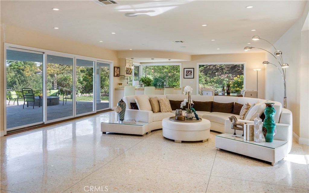 MLS #WS25219020 image #10