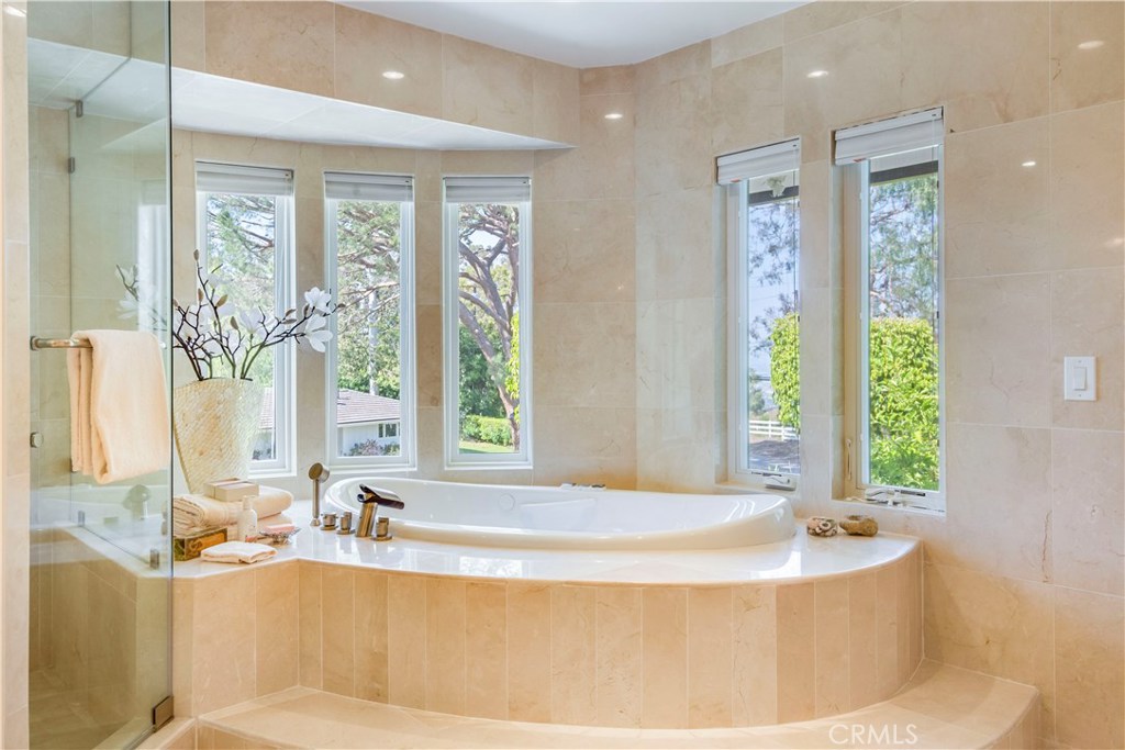 MLS #WS25219020 image #21