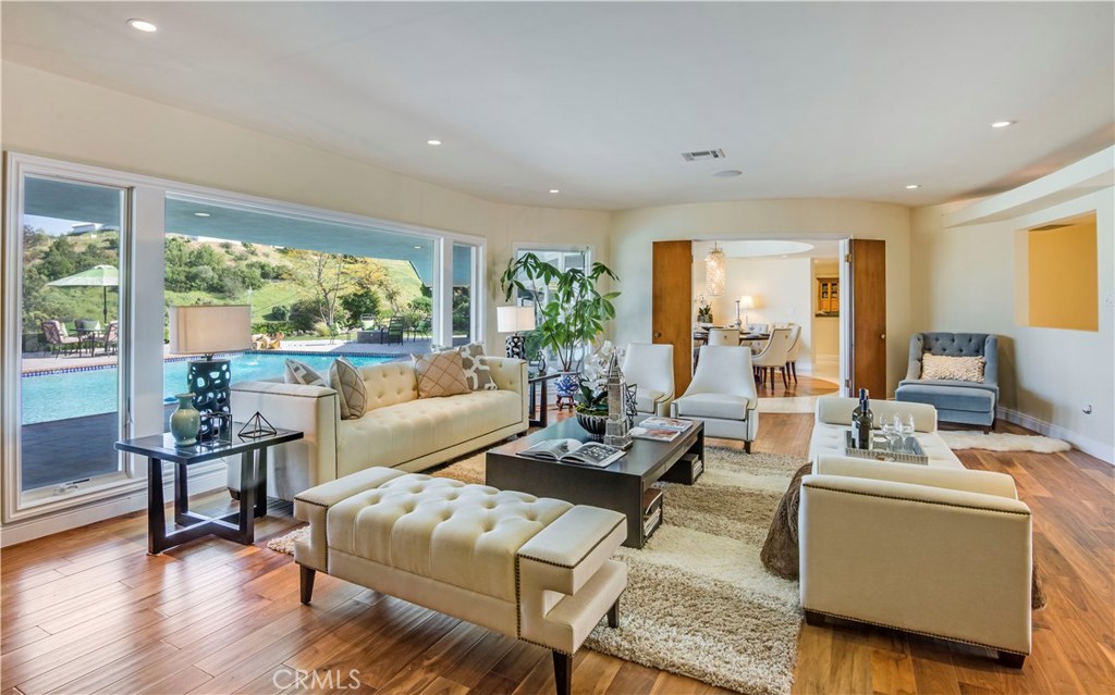 MLS #WS25219020 image #6