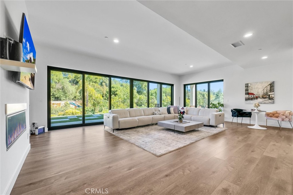 MLS #WS26060847 image #6