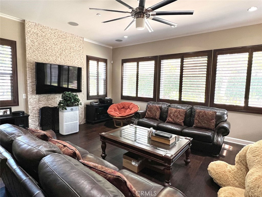 MLS #WS26070663 image #2