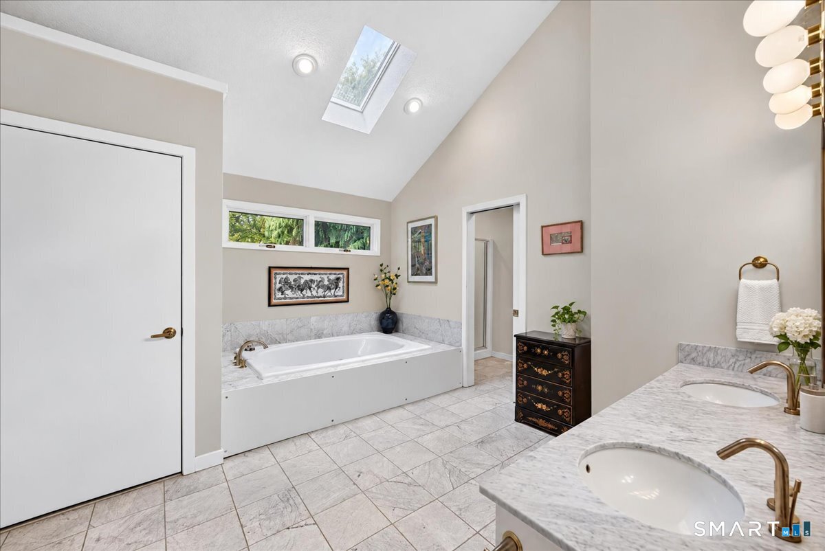 MLS #24210822 image #18