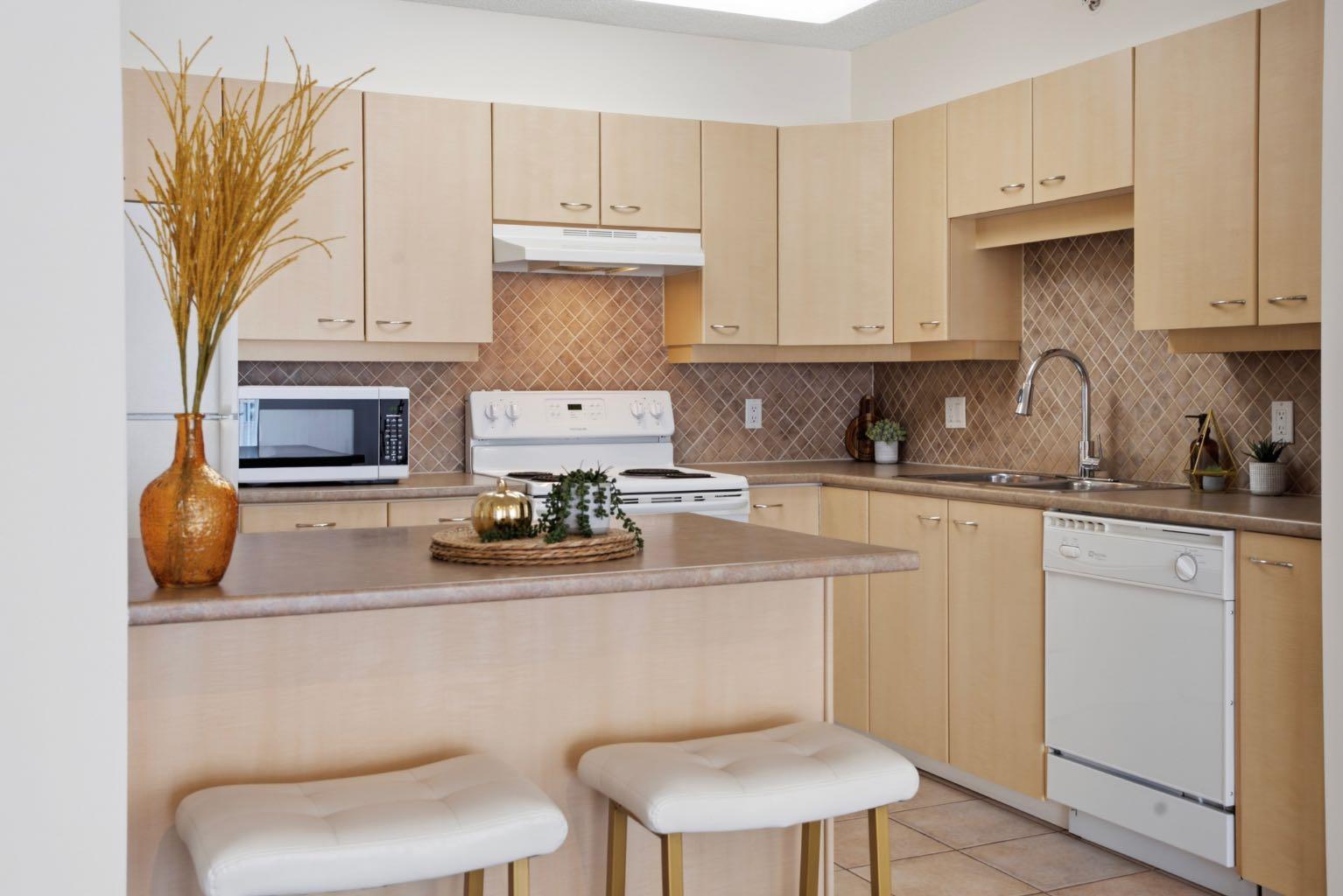 804, 804 3 Avenue SW Calgary AB T2P0G9 | MLS #A2335970 MLS #A2335970 image #0