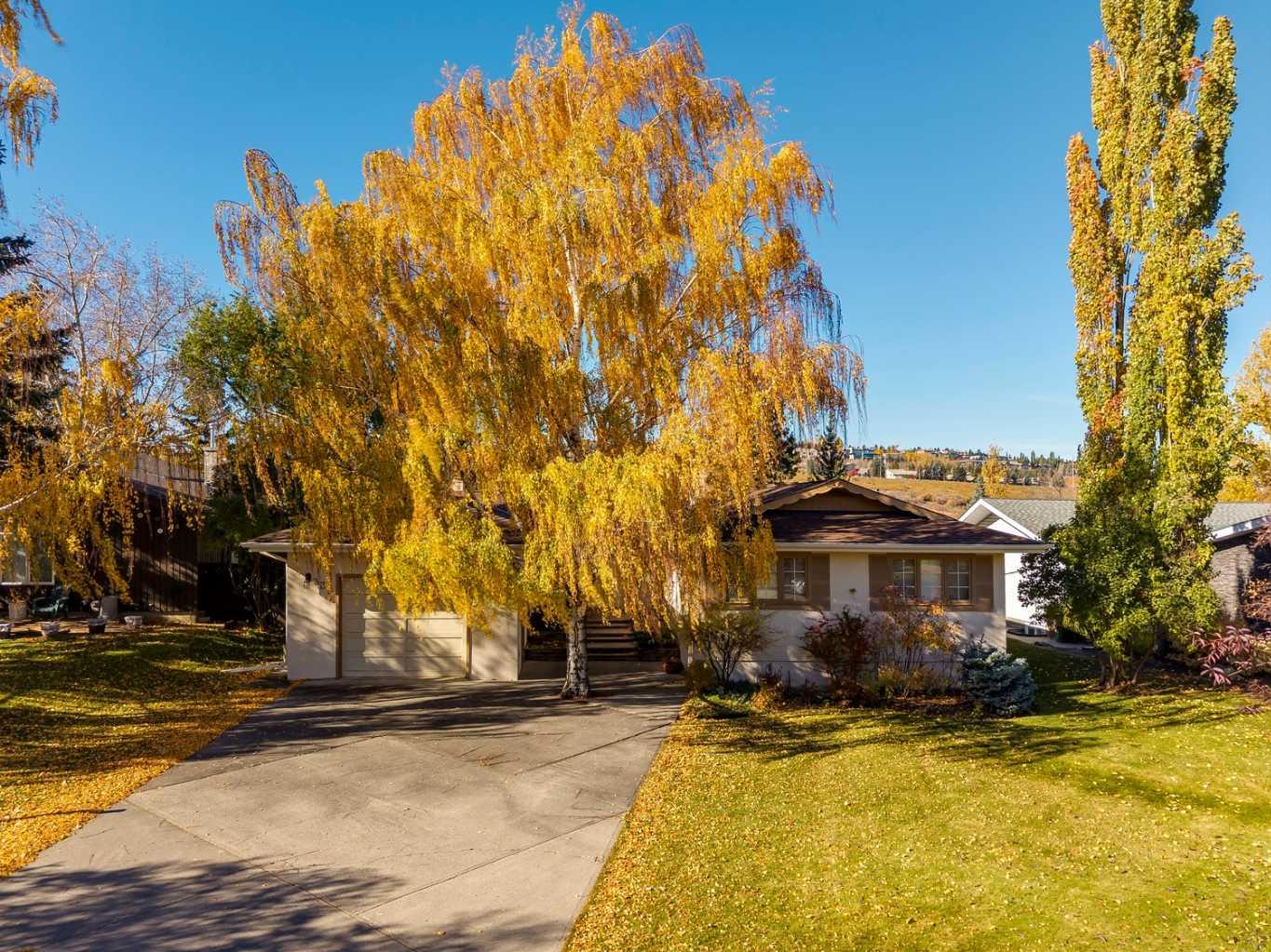 339 Wildwood Drive SW Calgary AB T3C 3E4 | MLS #A2353704 MLS #A2353704 image #0