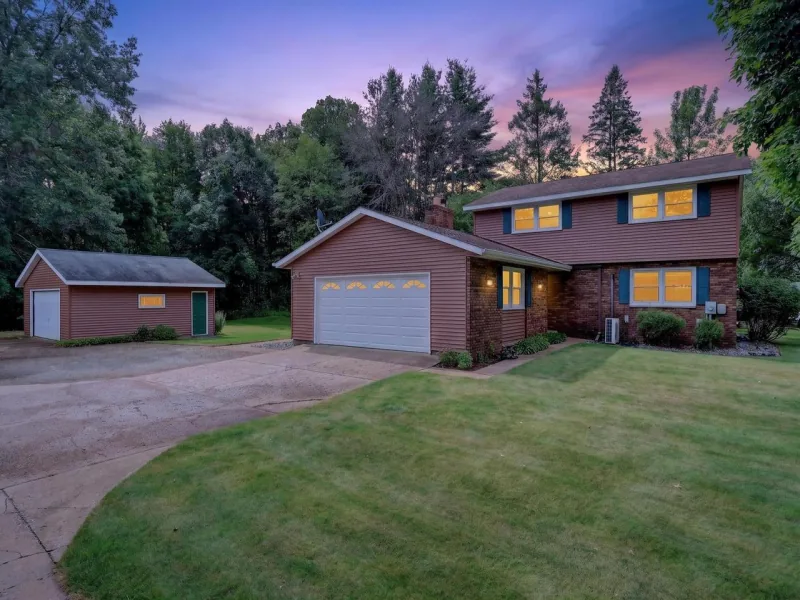Listing picture for 2001 GREEN TREE ROAD in Junction City