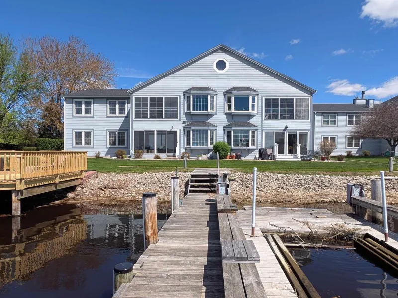 Listing picture for 195 CAPTAINS COURT in Winneconne