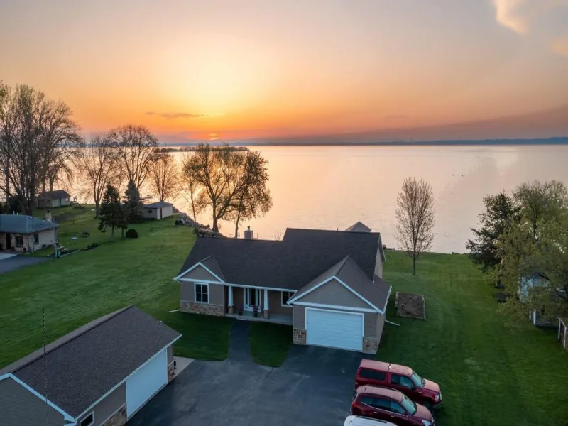 Listing picture for 7878 S US HWY 45 in Oshkosh