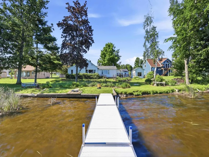Listing picture for E5698 WAUKAUNAKA STREET in Weyauwega