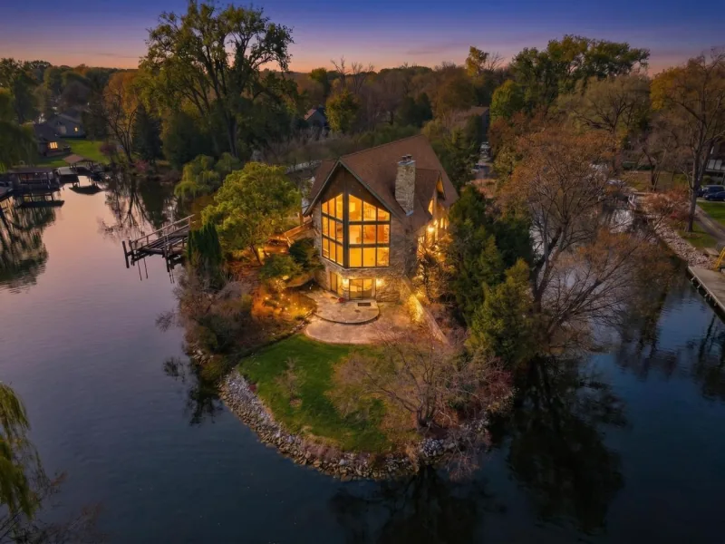 Listing picture for 85 LAKE REST AVENUE in Oshkosh