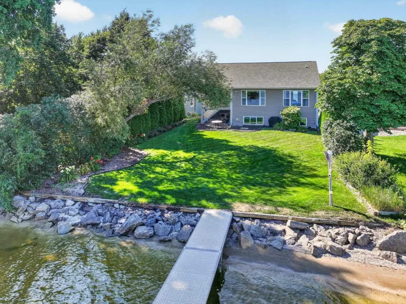 Listing picture for 4666 ISLAND VIEW DRIVE in Oshkosh