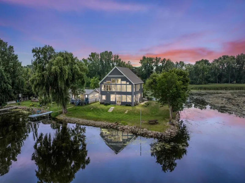 Listing picture for 6392 LAKESHORE ROAD in Winneconne