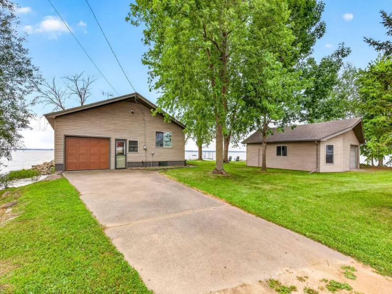 Listing picture for 7244 COUNTY ROAD H in Fremont