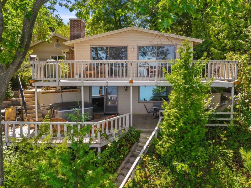 Listing picture for W7004 S SILVER LAKE ROAD in Wautoma