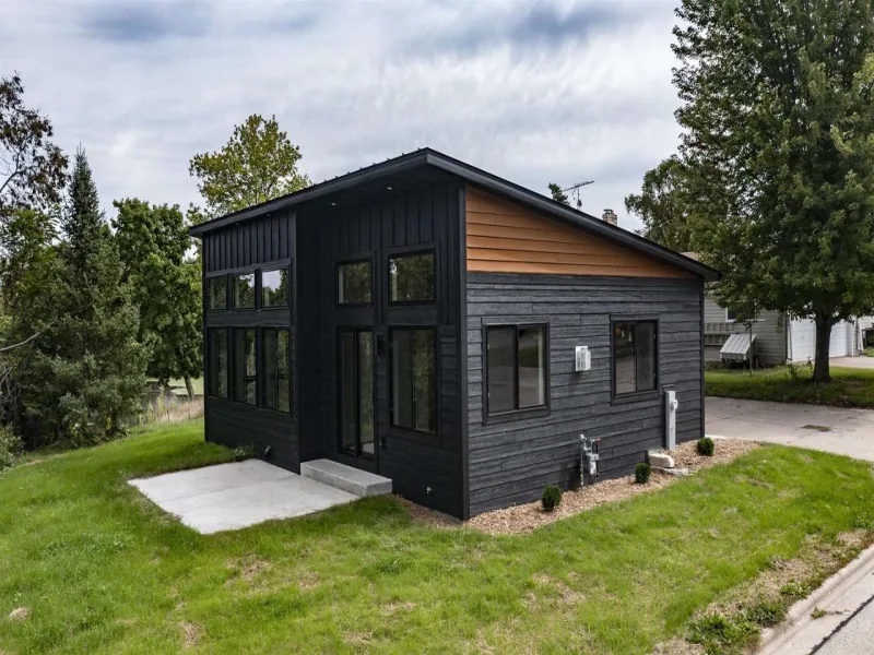 Listing picture for 206 LAKE STREET in Weyauwega